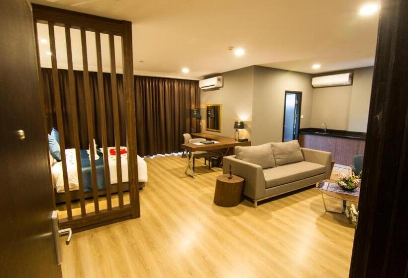 جناح إدارى, Goldenbay