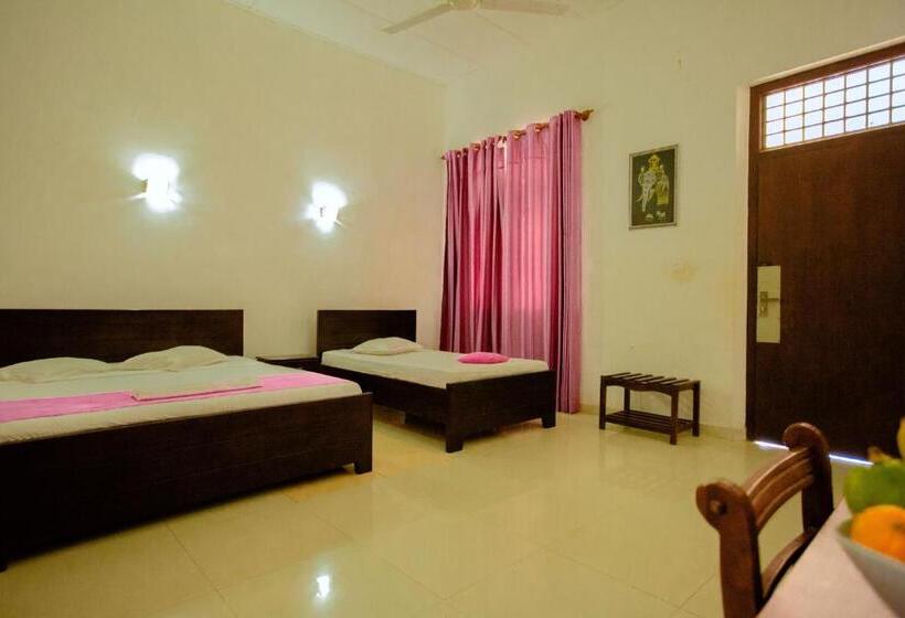 Трехместный Номер Базовый, Rest House Hambantota