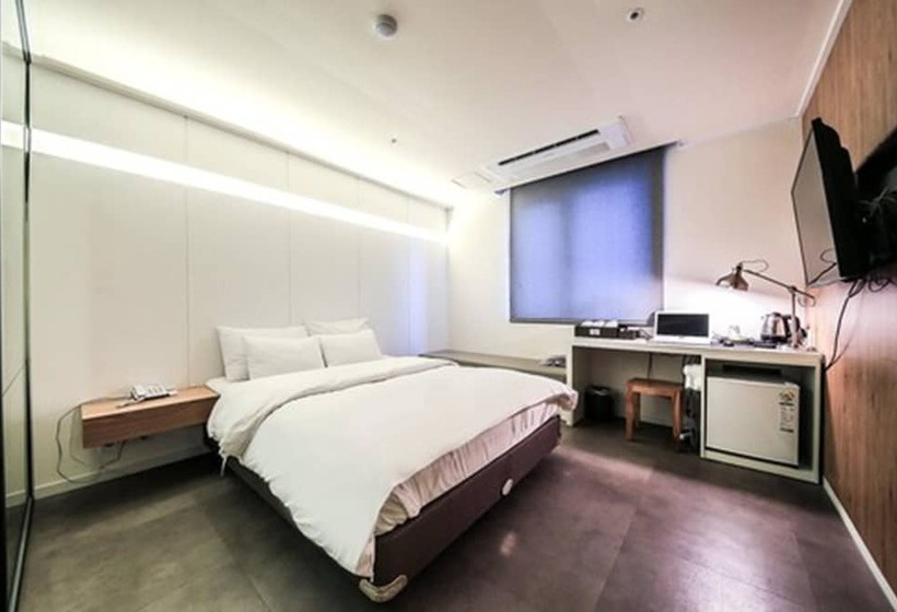 اتاق لوکس, Yeongdeungpo Blvd  Ora