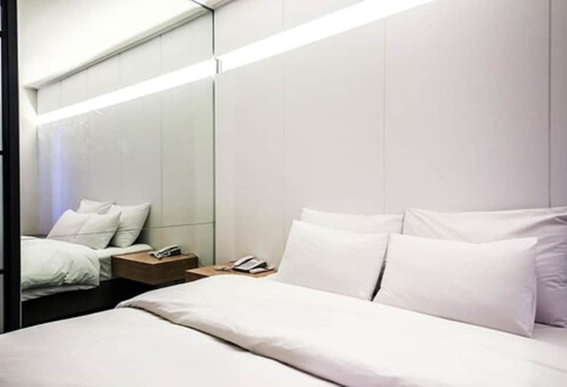 اتاق لوکس, Yeongdeungpo Blvd  Ora