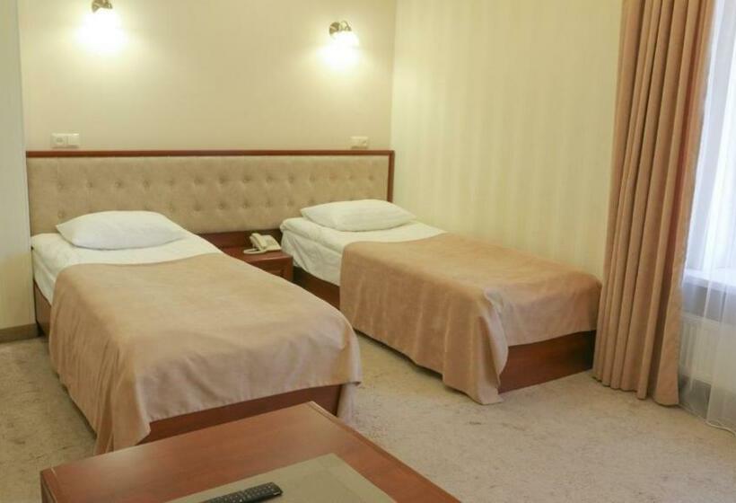 اتاق استاندارد, Status