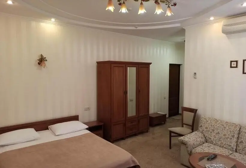 Cameră Deluxe, Status
