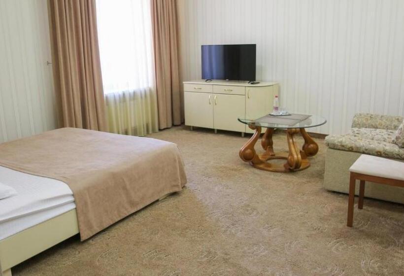 اتاق لوکس, Status