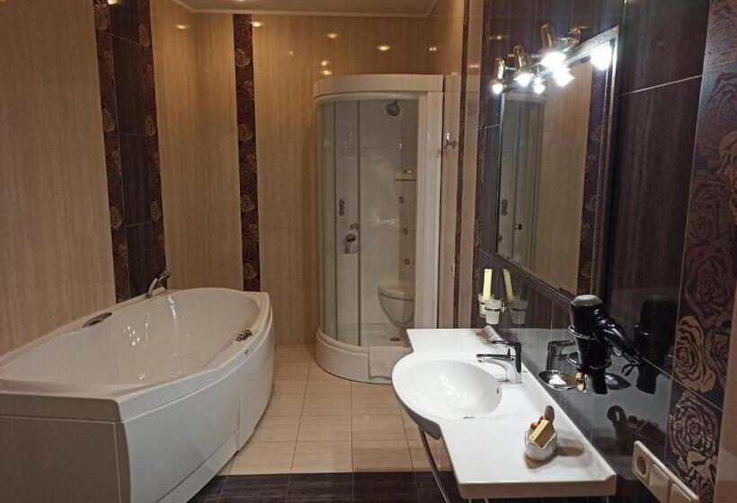 سوییت اجرایی, Status