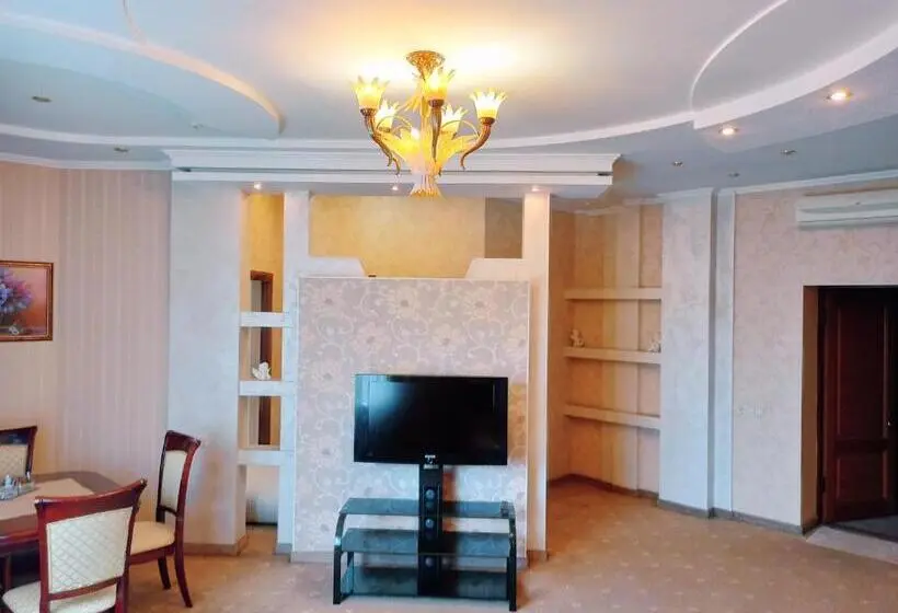 Suite Executivă, Status