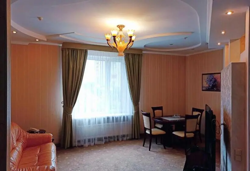 Suite Executivă, Status