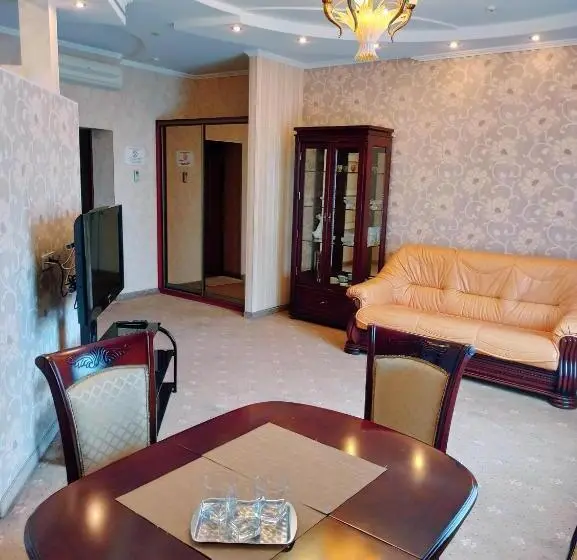 Suite Executivă, Status