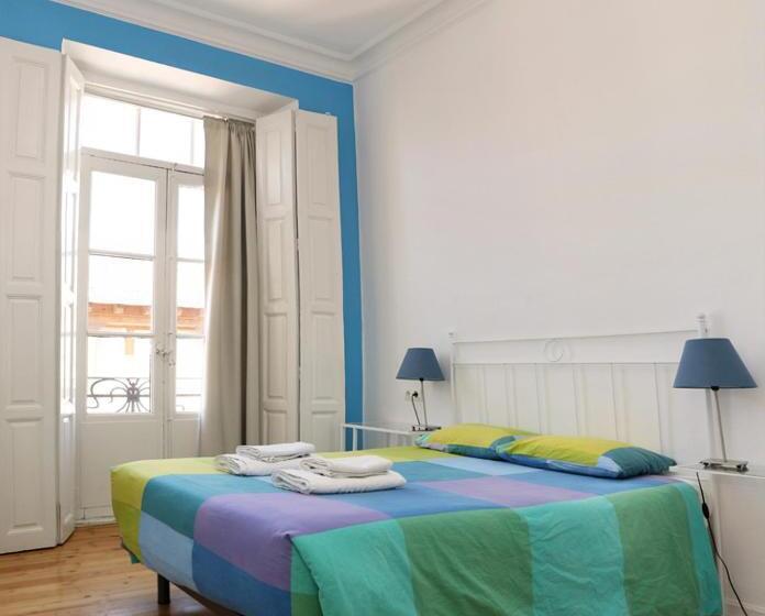 اتاق استاندارد با سرویس بهداشتی مشترک, Leon Hostel