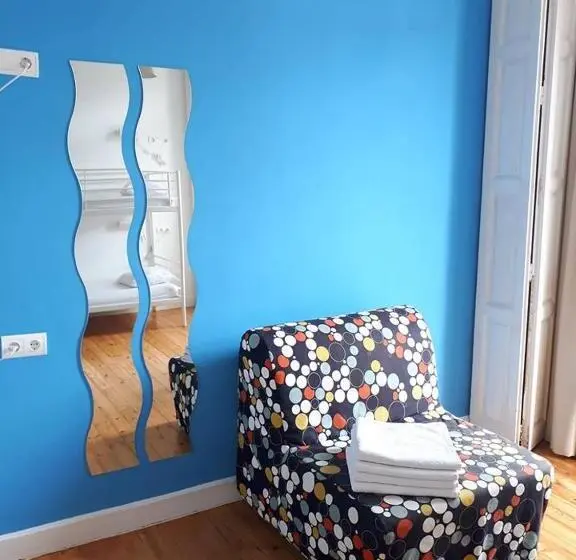 تختخواب در اتاق مشترک, Leon Hostel