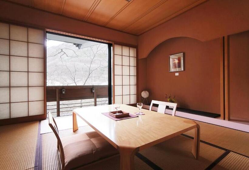 סוויטה דלוקס, Auberge Suzukane