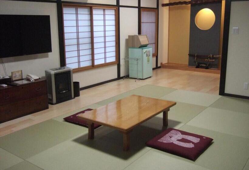 Quarto Familiar Deluxe, Shinseikan