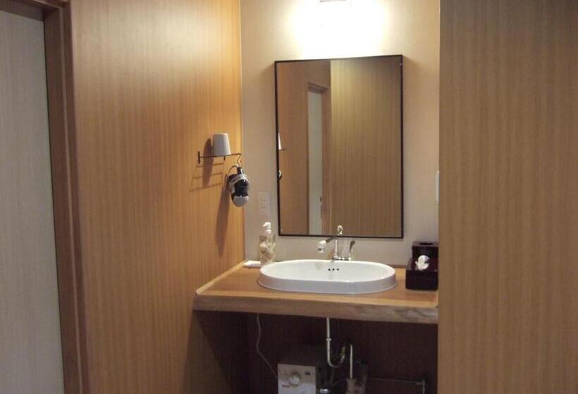 غرفة ديلوكس عائلية, Shinseikan