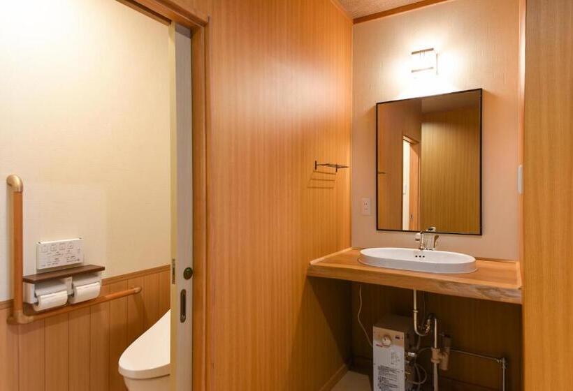 Quarto Familiar Deluxe, Shinseikan