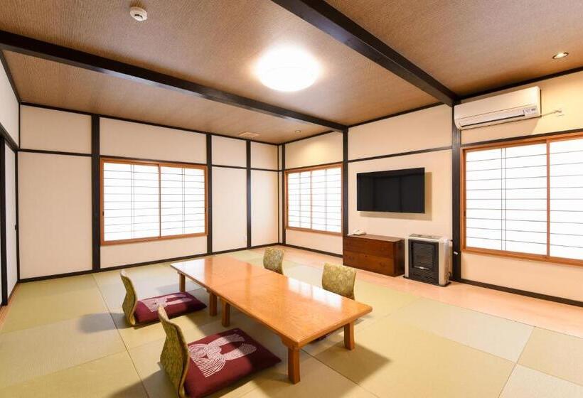 غرفة ديلوكس عائلية, Shinseikan