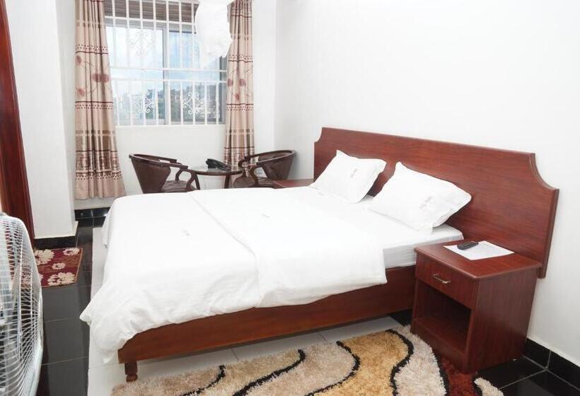 Deluxe Room, Sunrise Hotel Kampala