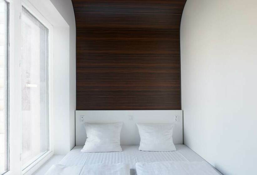 غرفة قياسية, Steel House Copenhagen