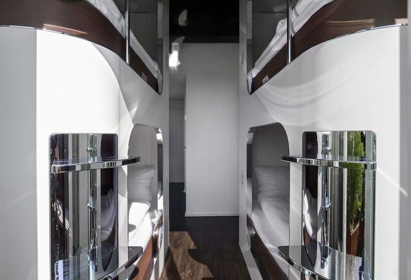 غرفة قياسية, Steel House Copenhagen