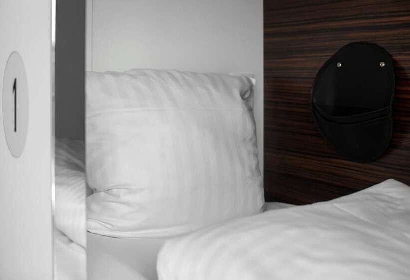 غرفة قياسية, Steel House Copenhagen