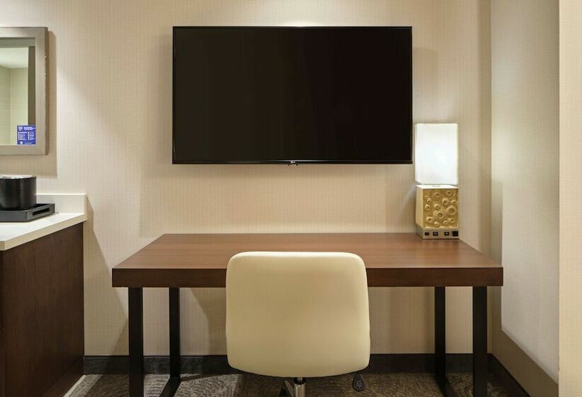 高级套房, Embassy Suites By Hilton Oahu Kapolei