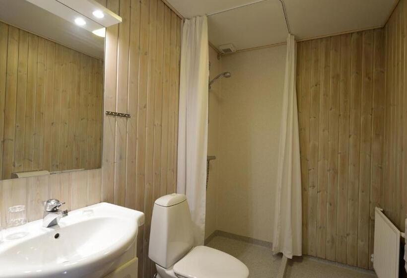 标准三人间, Gudhjem