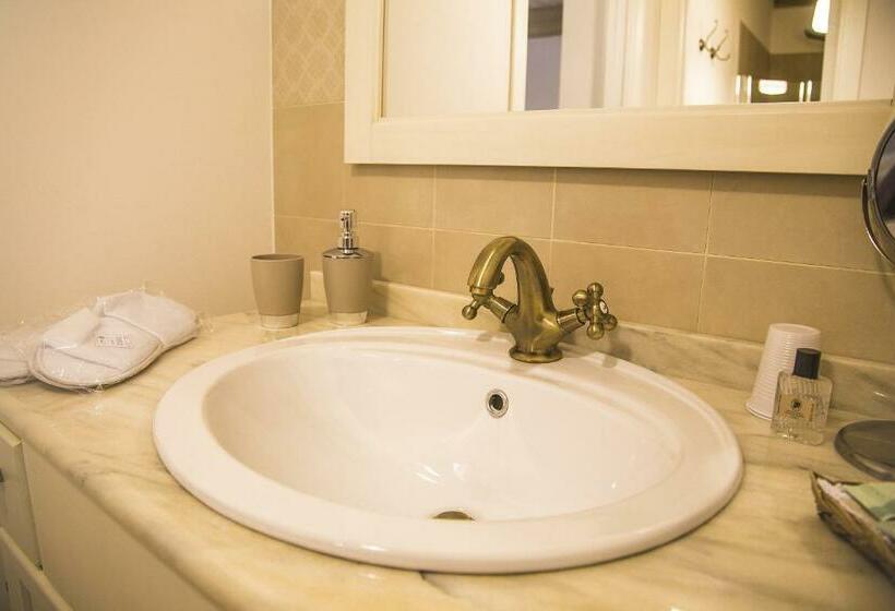 غرفة قياسية رباعية, Le Stanze Di Leonardo