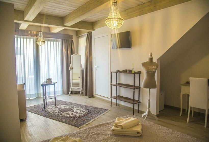 غرفة قياسية رباعية, Le Stanze Di Leonardo