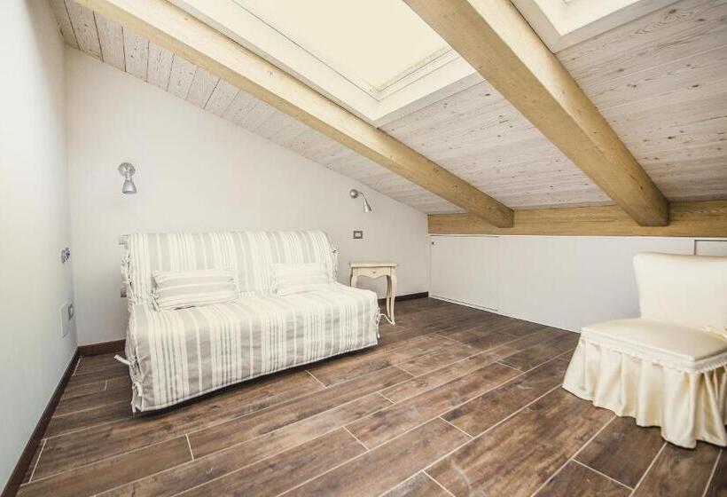 غرفة عائلية, Le Stanze Di Leonardo