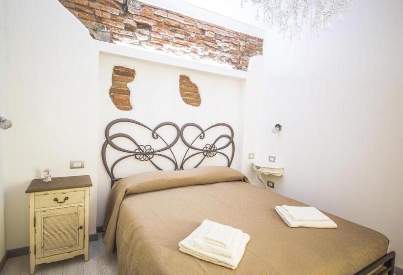 غرفة قياسية رباعية مطلة على الحديقة, Le Stanze Di Leonardo