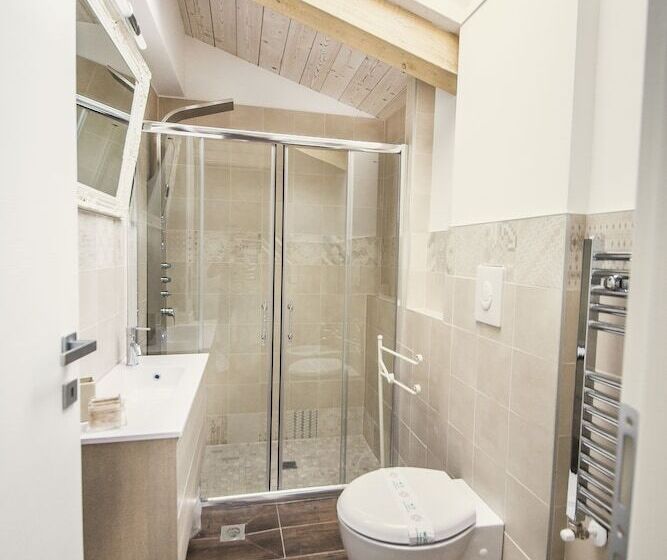 غرفة قياسية رباعية, Le Stanze Di Leonardo