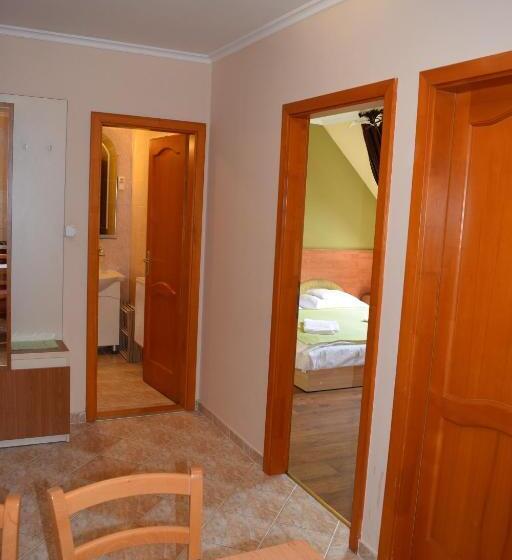 ２ベッドルームアパートメント, Natural Panzió