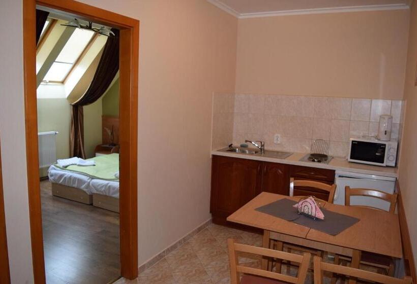 ２ベッドルームアパートメント, Natural Panzió