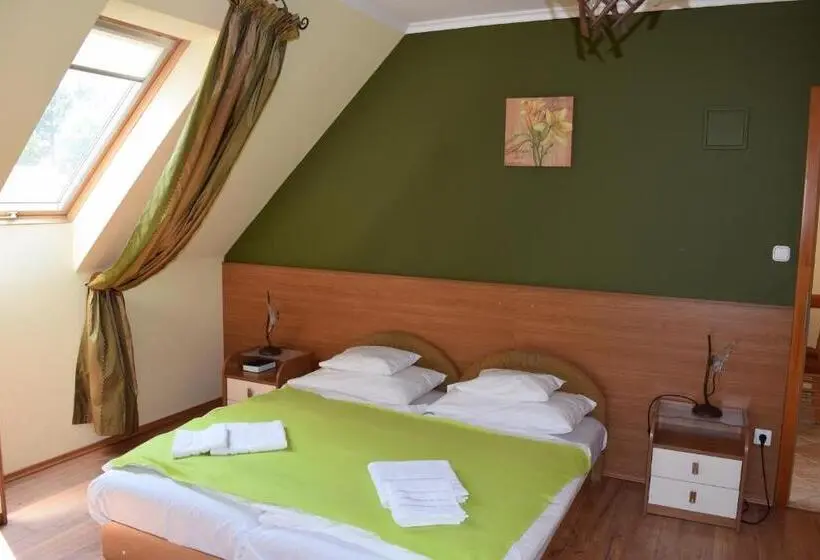 Deluxe-huoneisto 1 Makuuhuone, Natural Panzió