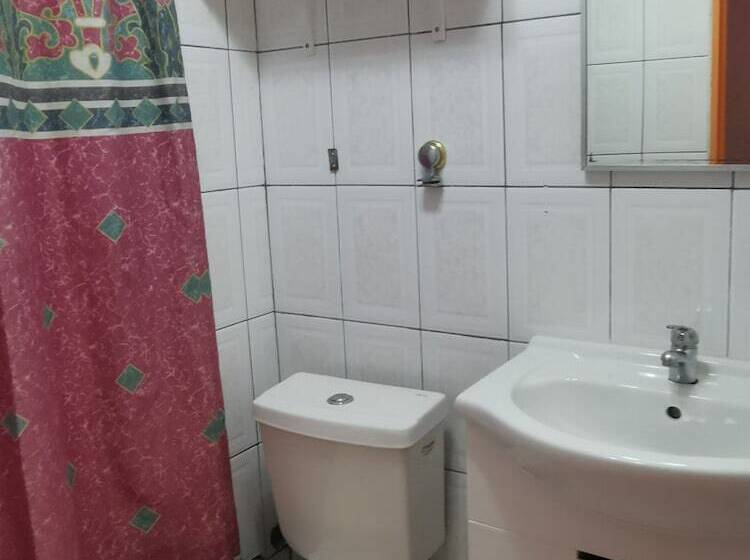 Economy Kamer, Plaza Colon