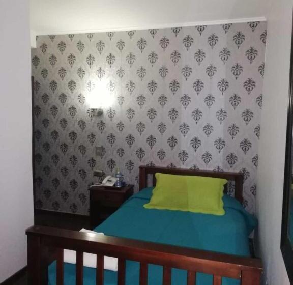 标准单人间, Portal Del Norte