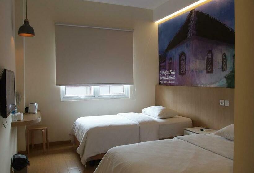 Номер Deluxe, The City