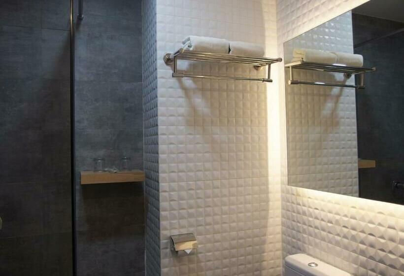 Номер Deluxe, The City