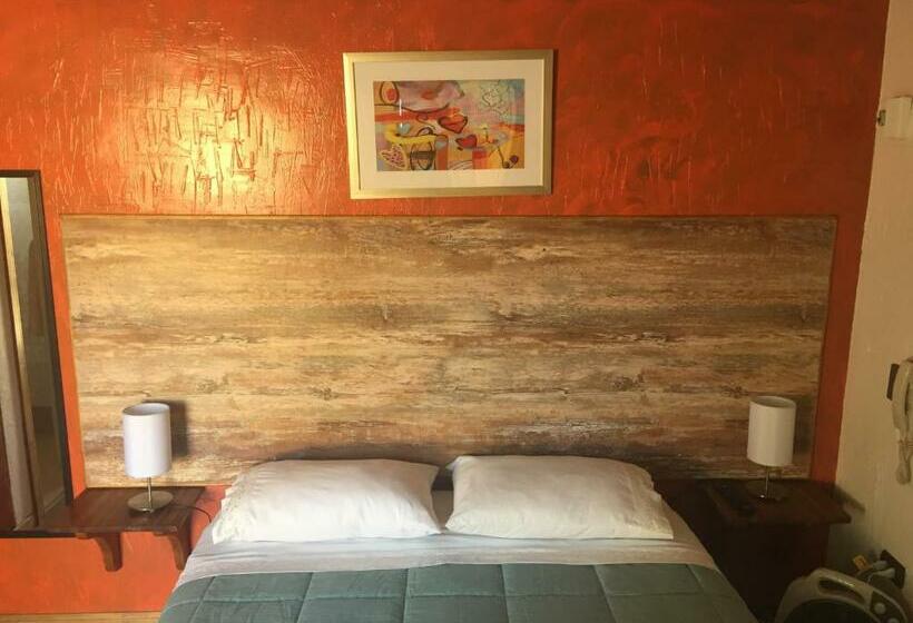 标准间, Tikay Suite