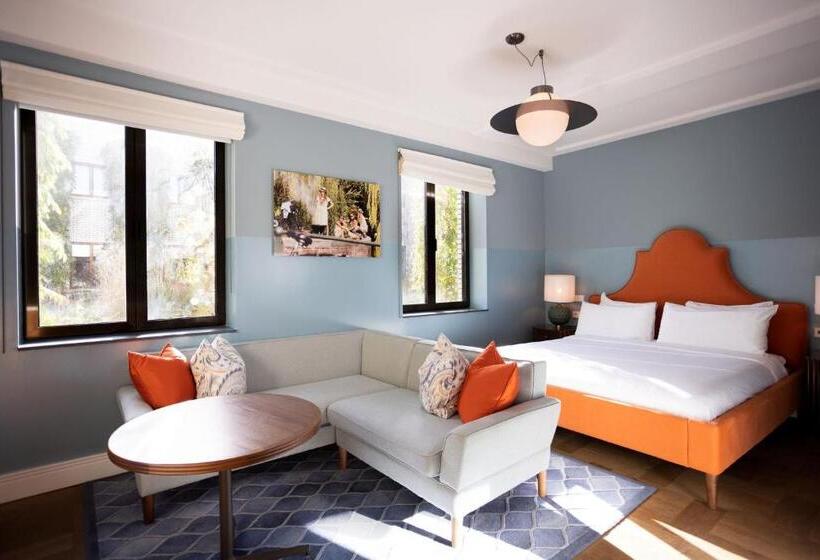 إستوديو قياسى, The July   Twenty Eight