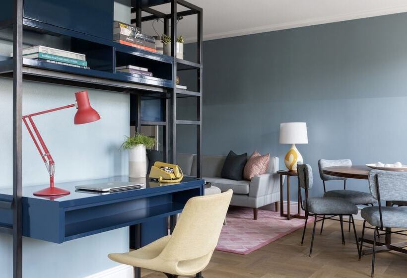 شقة غرفتين, The July   Twenty Eight