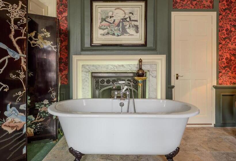 חדר סופריור, Ye Spotted Dogge