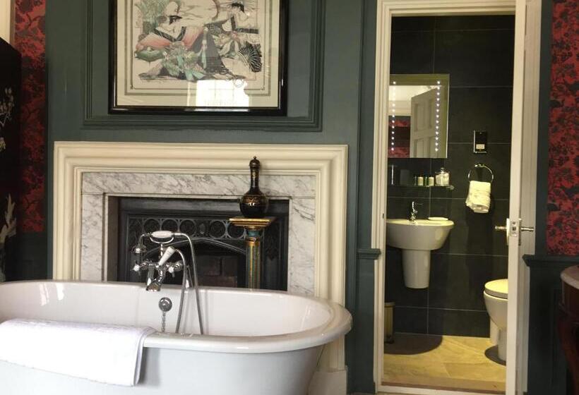 חדר סופריור, Ye Spotted Dogge