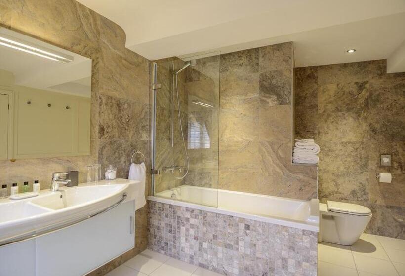 חדר סופריור, Ye Spotted Dogge