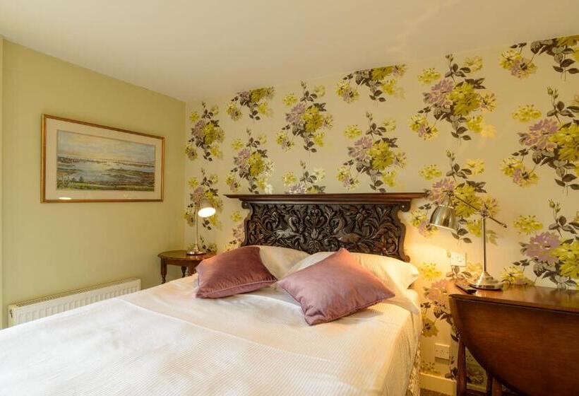 חדר סופריור, Ye Spotted Dogge