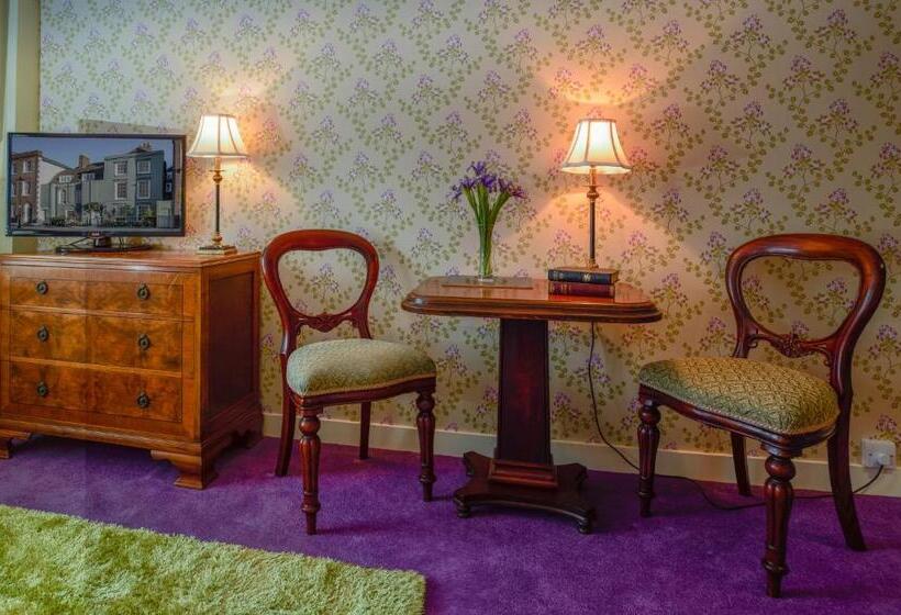 חדר סופריור, Ye Spotted Dogge