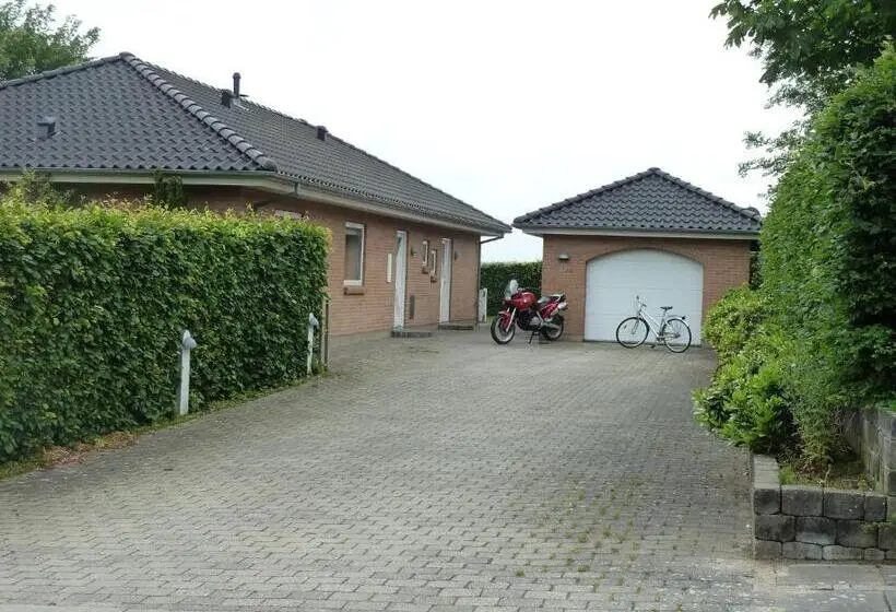 Standard Yhden Hengen Huone Jaettu Kylpyhuone, Snehvide Bed & Breakfast