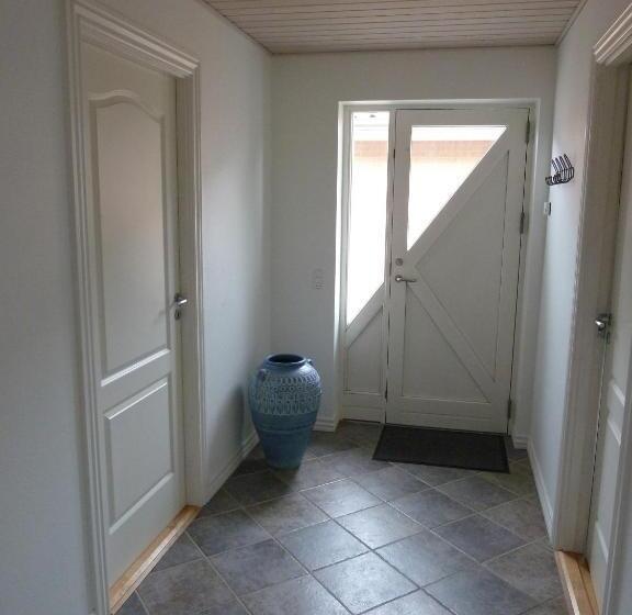 חדר סטנדרד יחיד חדר אמבטיה משותף, Snehvide Bed & Breakfast