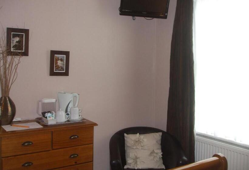 Семейный Номер, Chiverton House Guest Accommodation