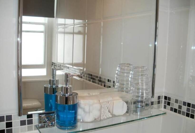 Семейный Номер, Chiverton House Guest Accommodation