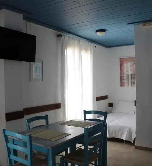 Perhehuoneisto, Glyfada Gorgona Apartments