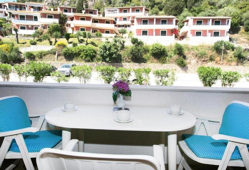 Семейные Апартаменты, Glyfada Gorgona Apartments